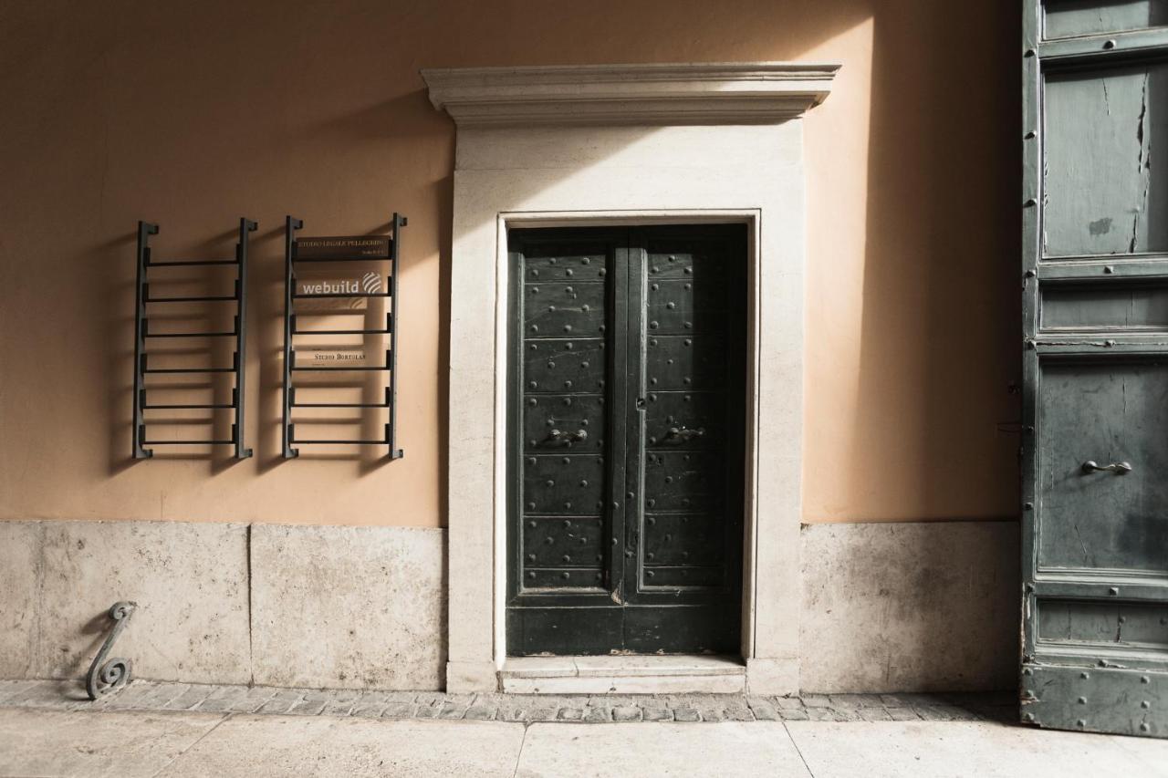 Apartamento Charming Penthouse In Piazza Venezia With Terrace Roma Exterior foto